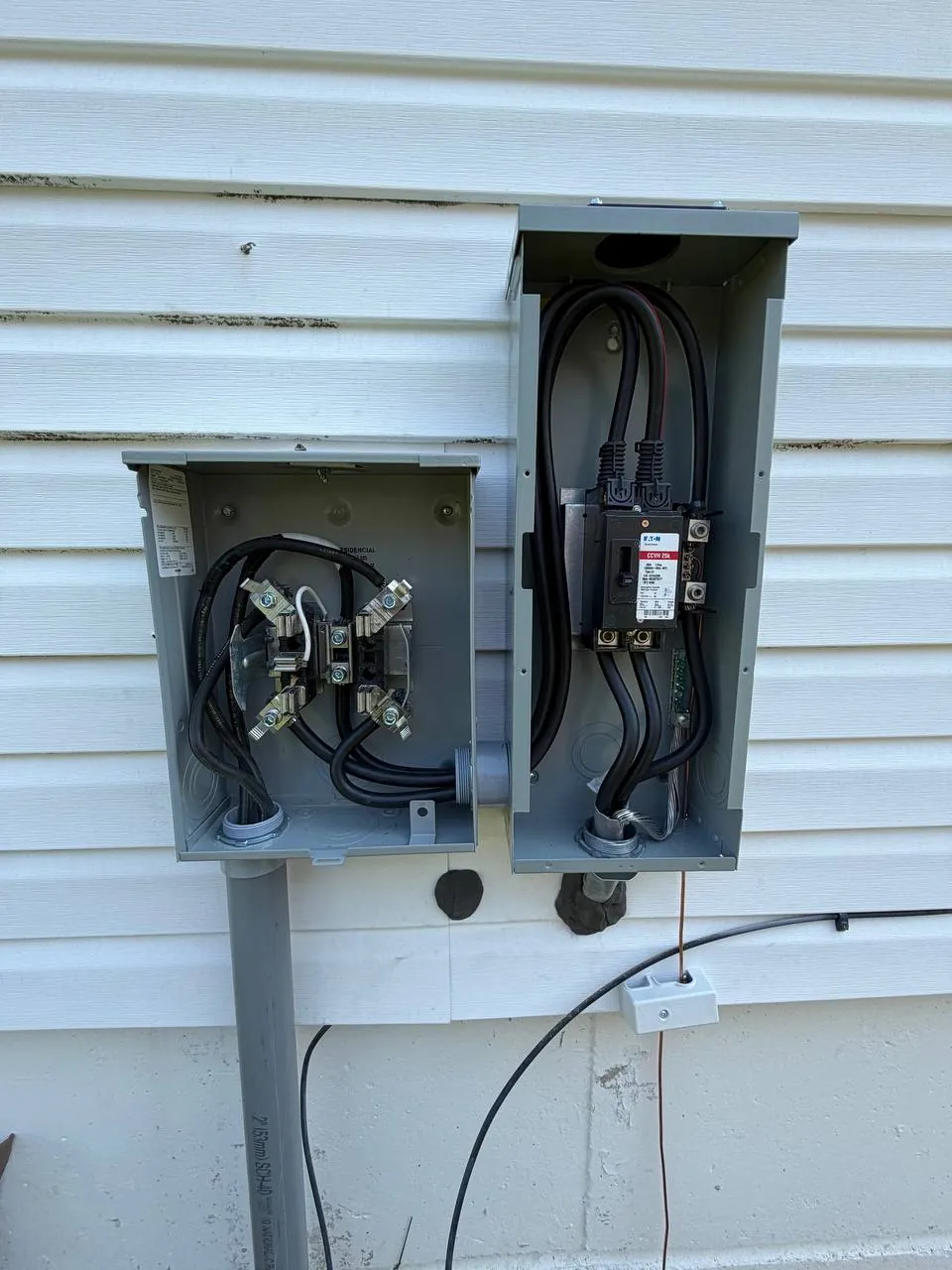 Meter base and disconnect wiring on a home