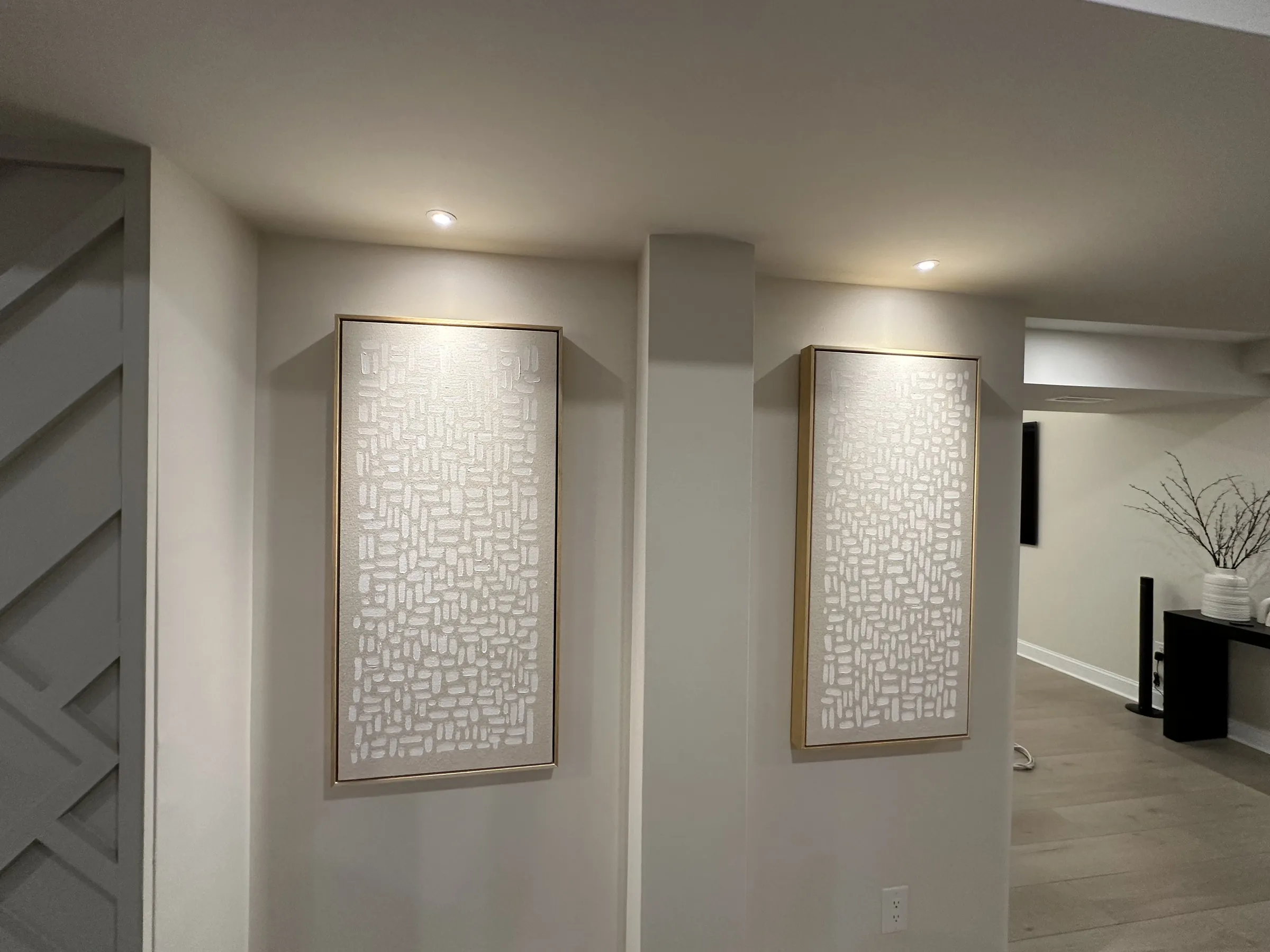 Accent wall lighting